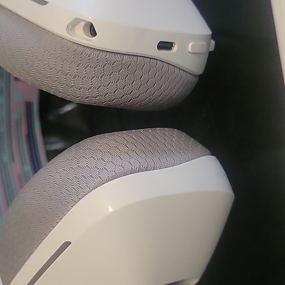 Logitech Gaming Headset - Picture 5 of 5